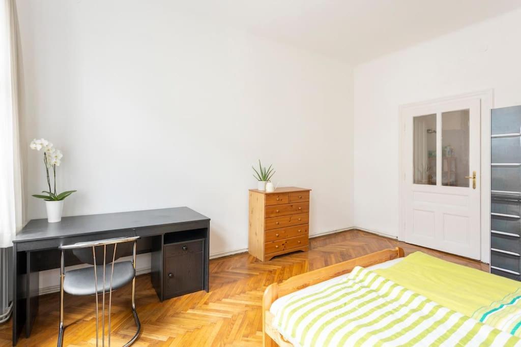 Vintage Living In The Heart Of Vienna. * Wenen